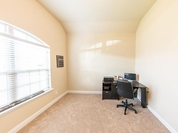 3rd image of 4864 Palomar Ln