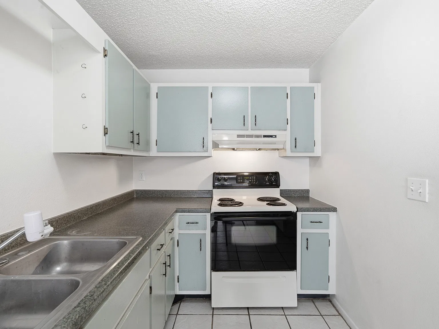 2 bed, 778 sqft, $1,600 — Photo 3