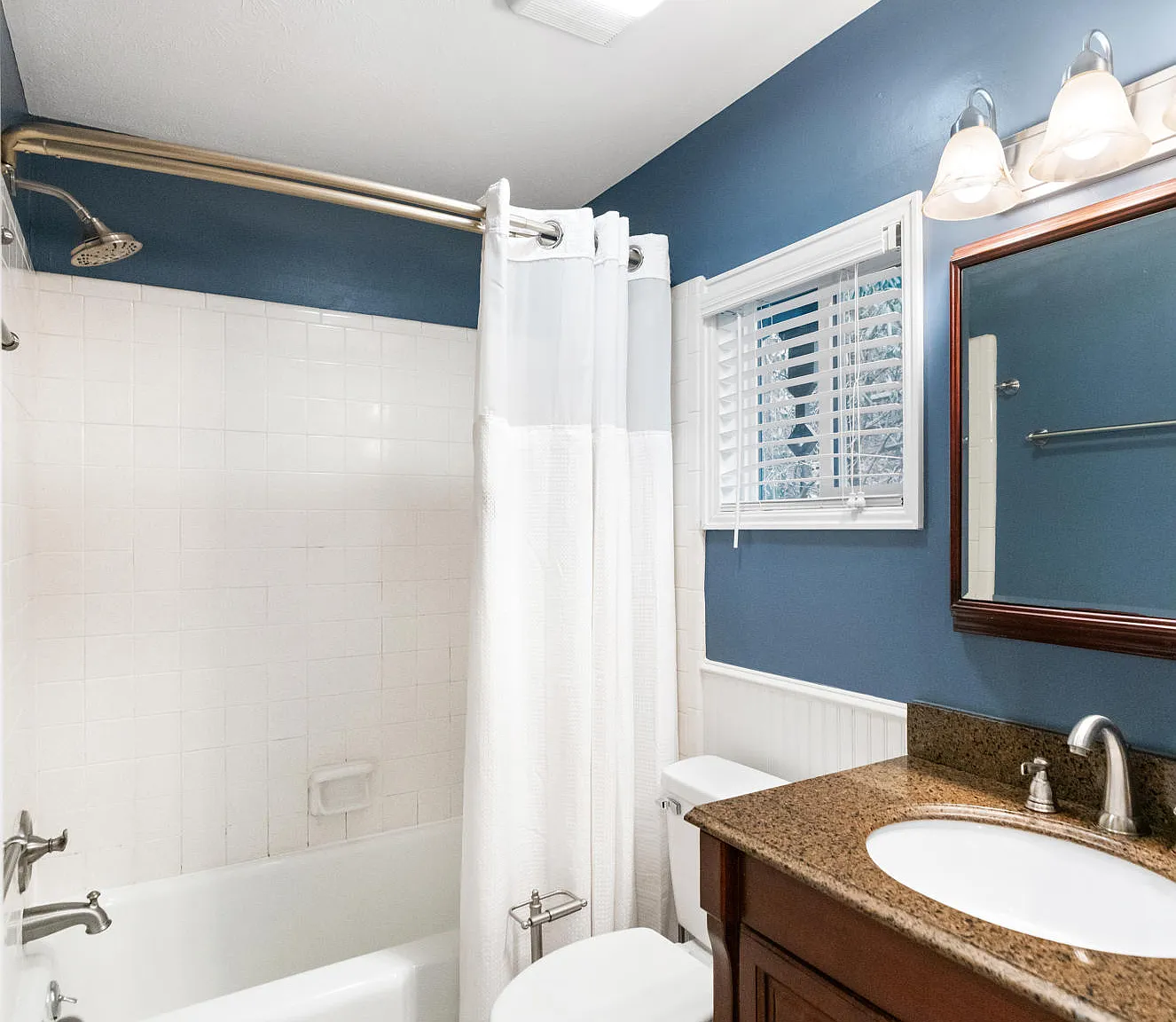 3 bed, 2109 sqft, $3,000 — Photo 2