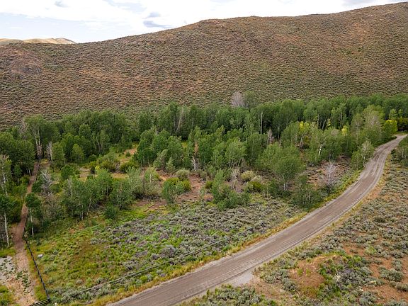 2nd image of 135 Bullion Gulch Rd