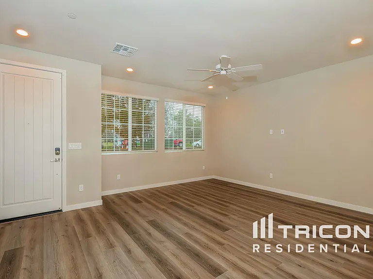 Tricon Elk Grove — Photo 39