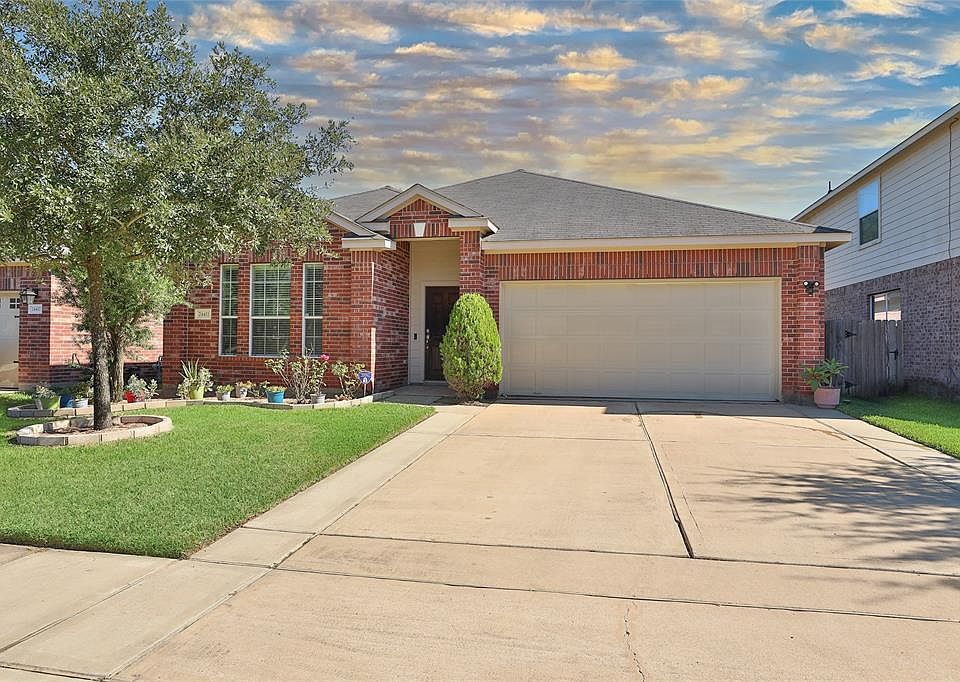 1st image of 24411 Lakecrest Bend Dr