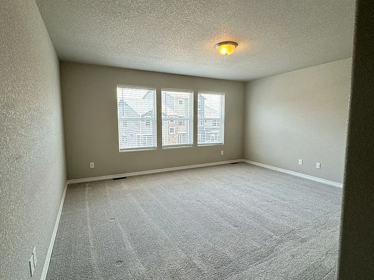 6063 Magma Hts — Photo 14