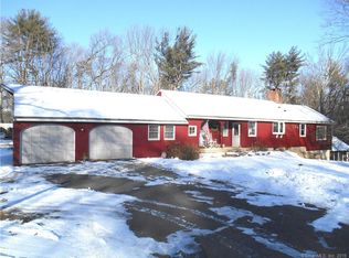 24 Woodhaven Dr, Avon, CT 06001