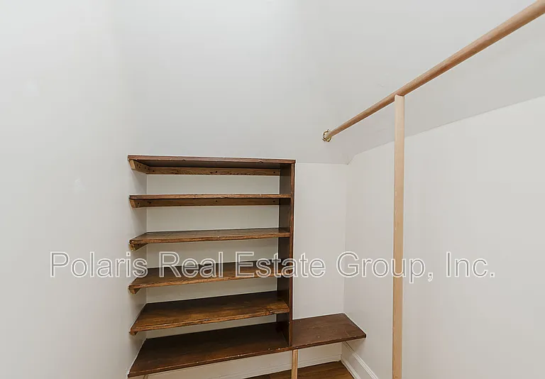 101 E 14th St #3 — Photo 24