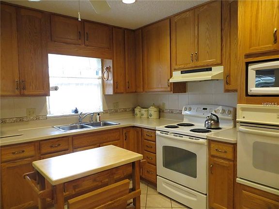 3rd image of 2272 Nairn Dr