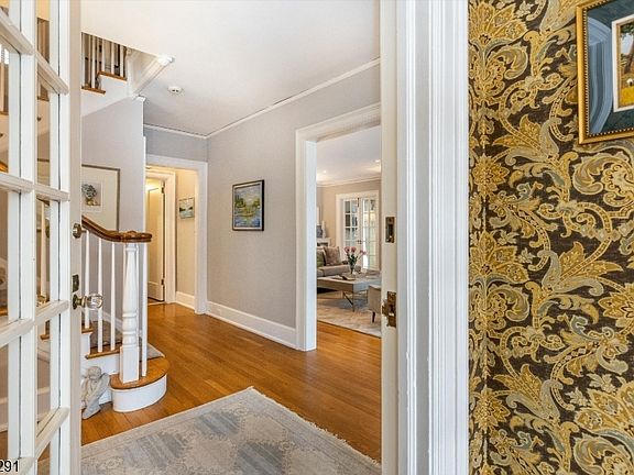 3rd image of 15 Lincoln St