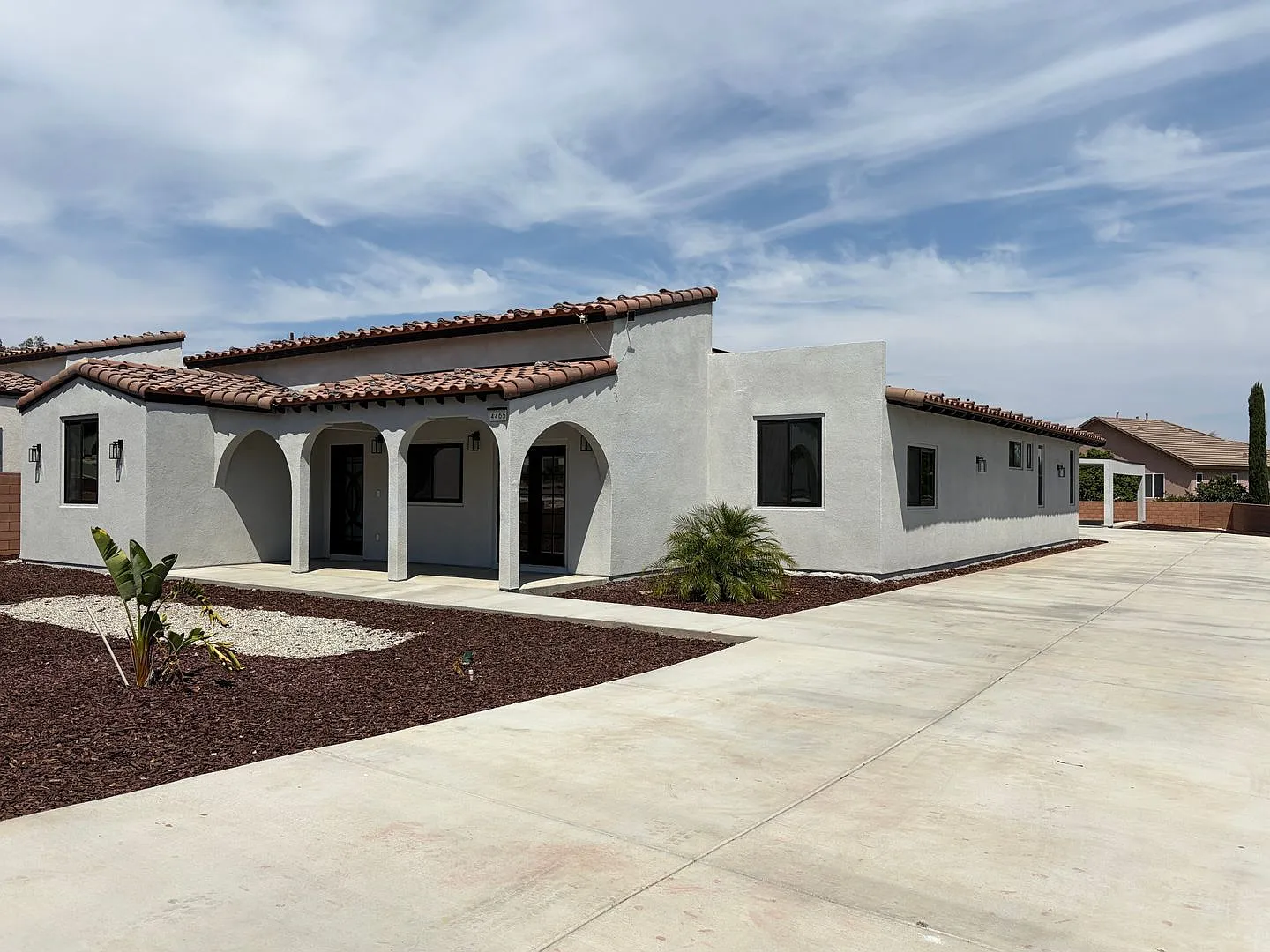 4 bed, 3.0 bath, 2828 sqft, $4,500 — Photo 2