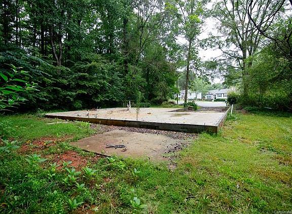5th image of 1005 Farmfield Ln