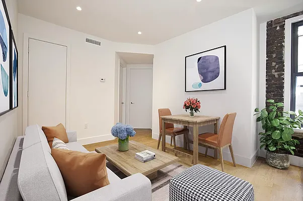 Rented by REAL New York | media 18