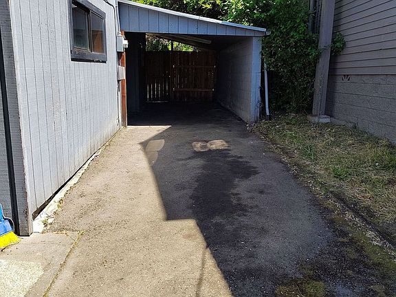 5th image of 365 SE Pitzer St