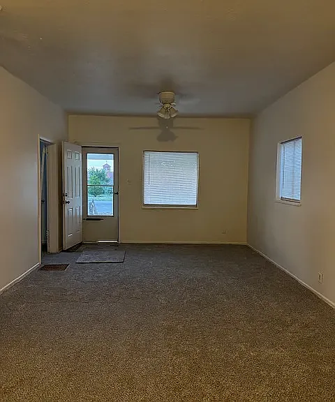 2 bed, 904 sqft, $1,600 — Photo 3