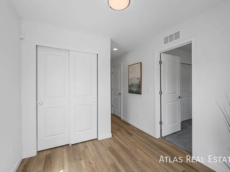 Akron Townhomes — Photo 19