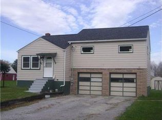 1602 Grove Ave, New Castle, PA 16101