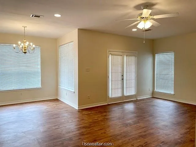 205 Landsburg Ct — Photo 8