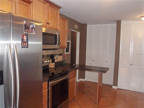 5th image of 15597 Bedford Cir W