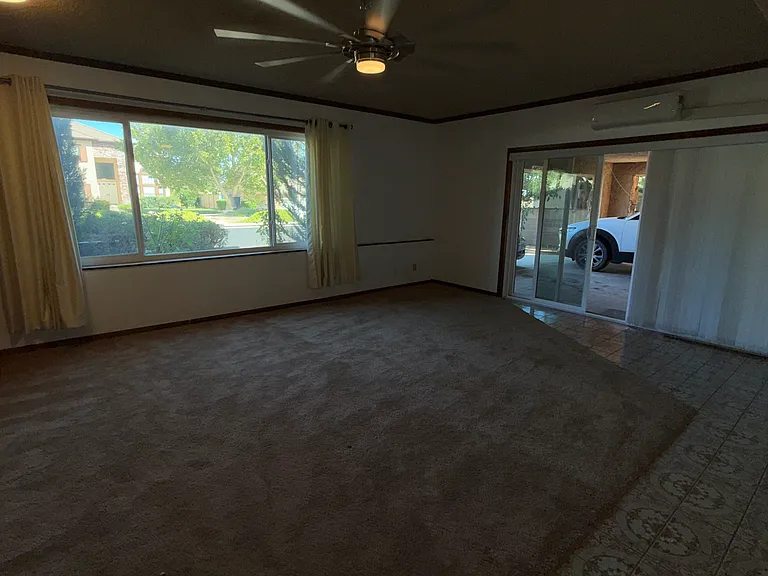 42060 Parkmont Dr — Photo 2