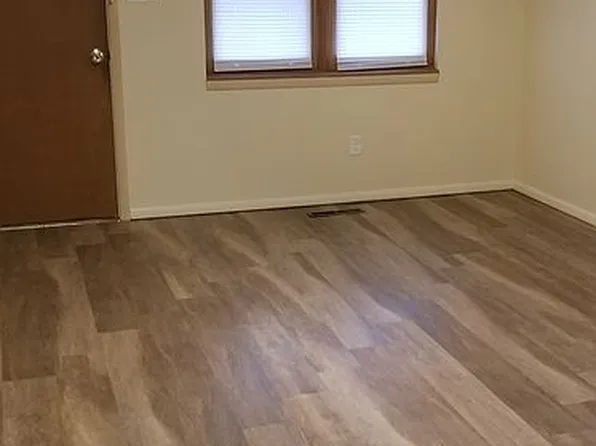 7916 E 88th Ter, Kansas City, MO 64138