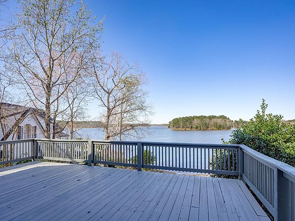 2nd image of 33 Mariners View Rd