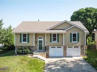 1225 SW Eastman St, Blue Springs, MO 64015