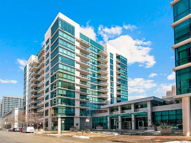 123 S Green St #903B — Photo 1