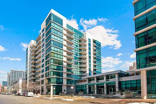 123 S Green St #903B Photo 1