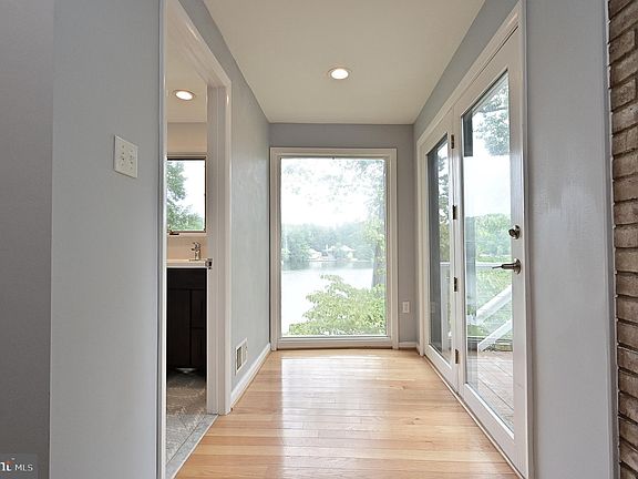 4th image of 3621 Stanford Cir
