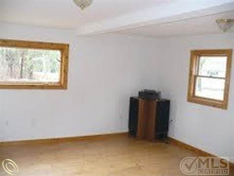 7317 Kipling - living room.jpg