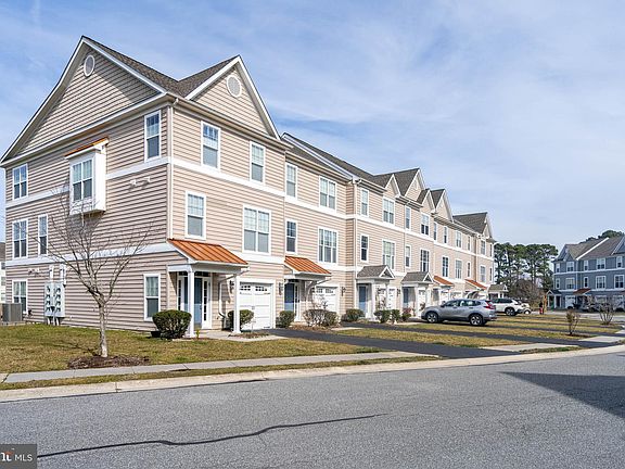 4th image of 33825 Connecticut Ave #17