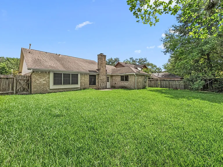 2211 Turtle Creek Dr — Photo 22