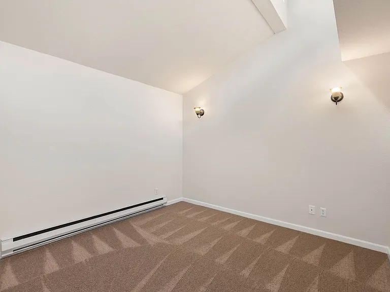 1912 N Northgate Way — Photo 13