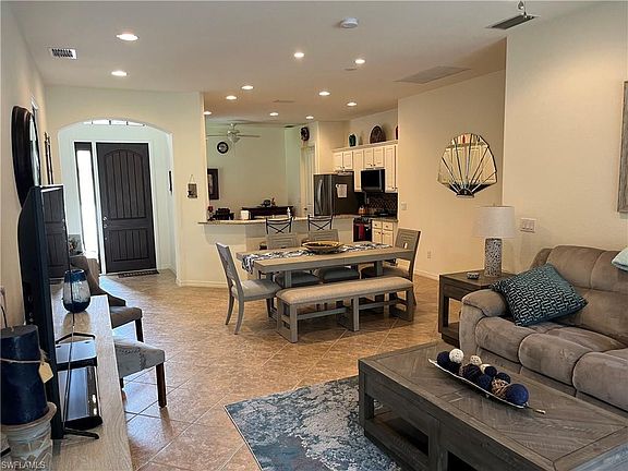 5th image of 11092 Esteban DR
