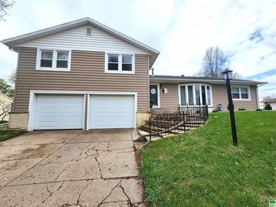 608 8th St, Alton, IA, 51003
