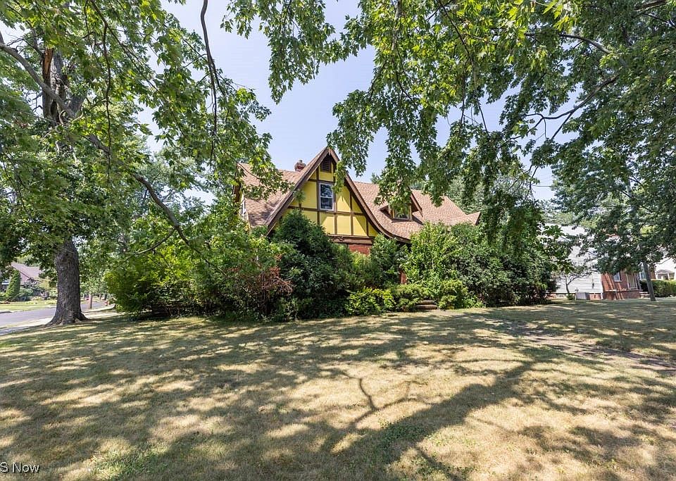 1st image of 18145 Lake Shore Blvd