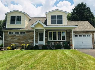5 Country Club Dr, Colonia, NJ 07067