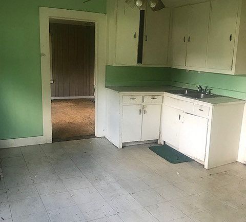 2nd image of 100 E Pine St