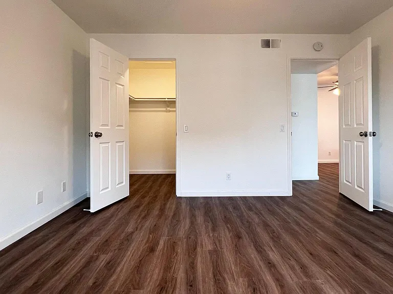 134 S Western Ave #20 — Photo 8