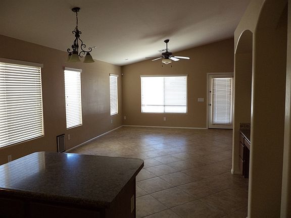 5th image of 41235 W Thornberry Ln