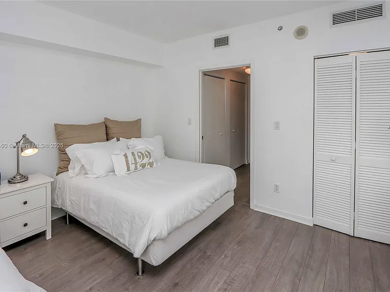 325 Biscayne Blvd #1422 — Photo 23