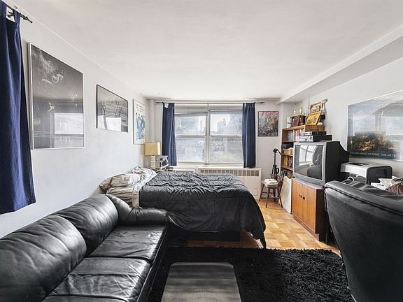 4th image of 315 E 70th St APT 9E