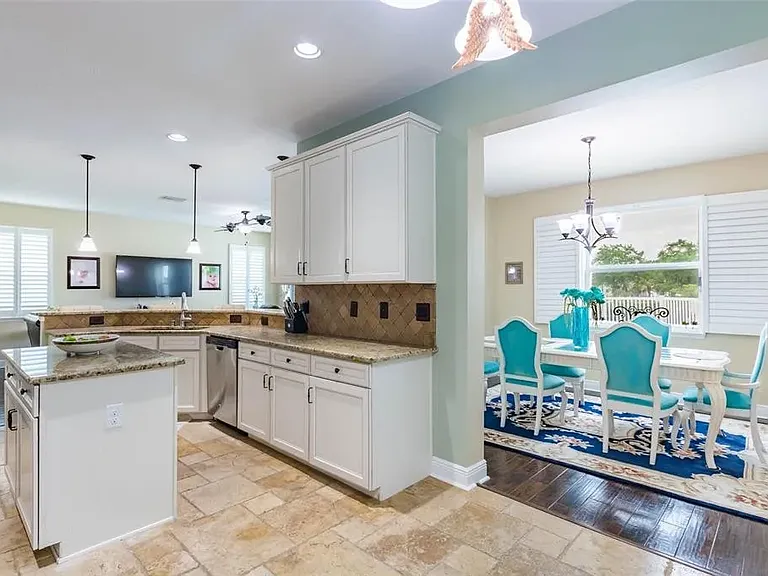 425 Bahama Grande Blvd — Photo 7