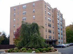 1st image of 2348 Linwood Ave APT 5L