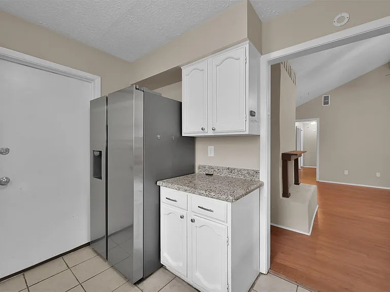 16858 Gleneagle Dr N — Photo 10