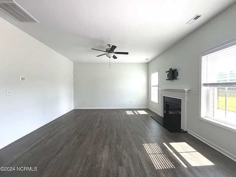 885 Carolina Rd — Photo 5