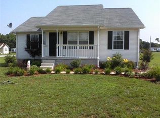 12 Winding Hills Ln, Gordonsville, TN 38563