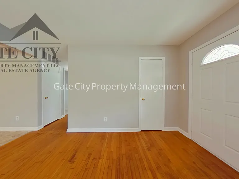 611 Mobile St — Photo 5