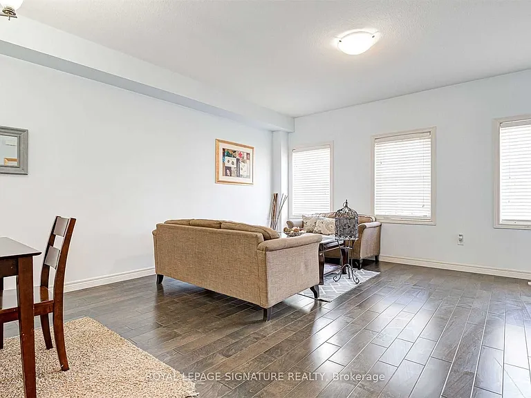 16 Whitehaven Ln #UPPER — Photo 5