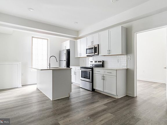 5th image of 1415 Germantown Ave #20