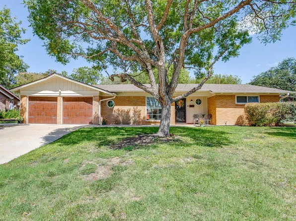4413 Angus Dr, Fort Worth, TX 76116