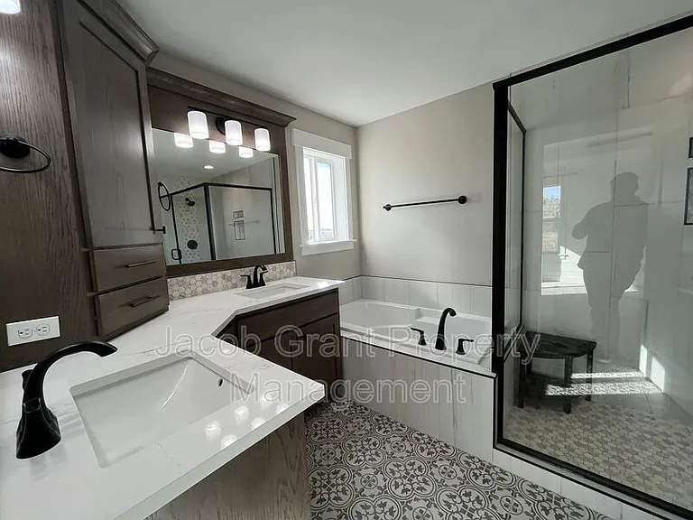 5694 Eaglewood Dr — Photo 9